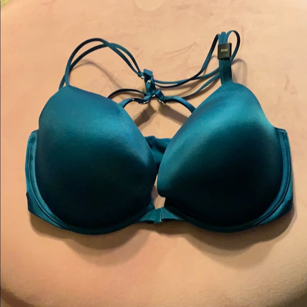VS 34DD strapy never worn